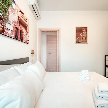 The Red House - & Business Verona