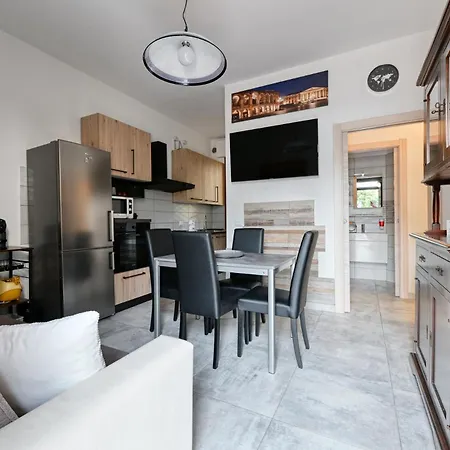 The Red House - & Business Appartamento