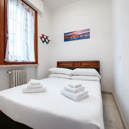 The Red House - & Business Verona