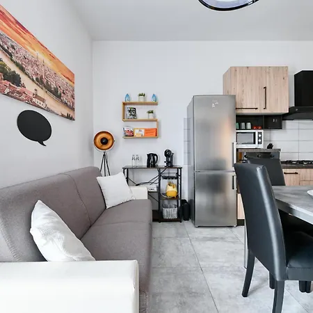 The Red House - & Business Verona