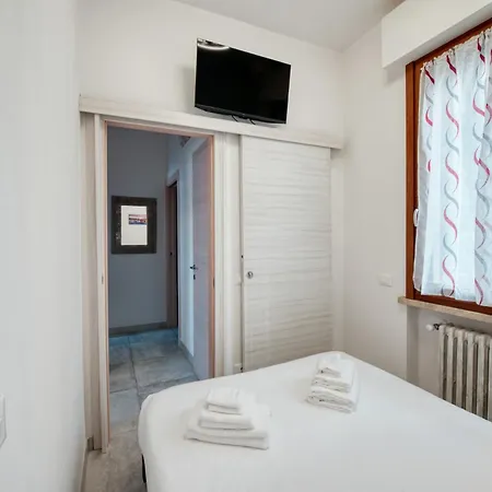 The Red House - & Business *