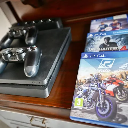 The Red House - & Business *