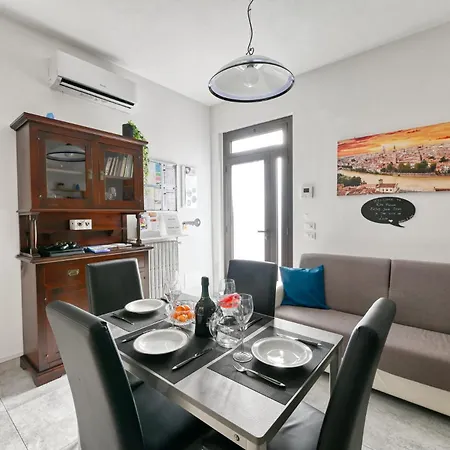 The Red House - & Business Appartamento