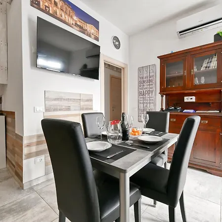 The Red House - & Business Verona