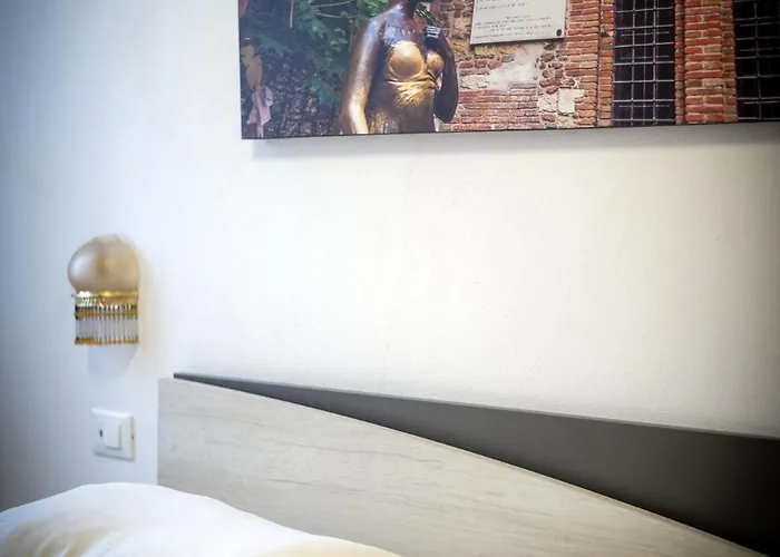 The Red House - & Business * Βερόνα