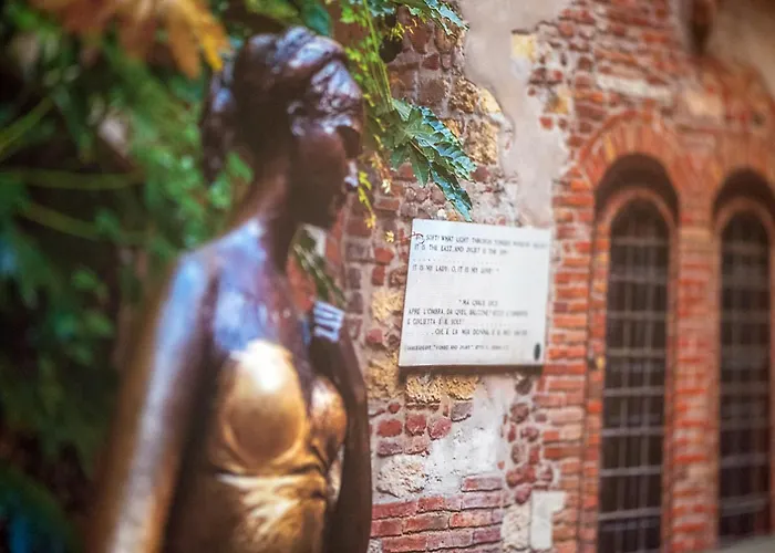 The Red House - & Business * Βερόνα