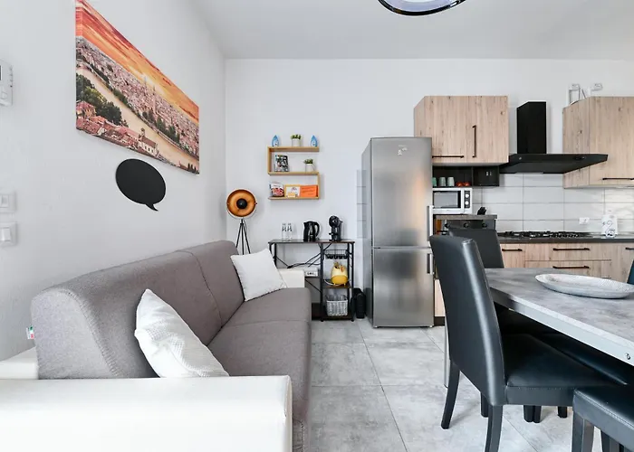 The Red House - & Business Βερόνα