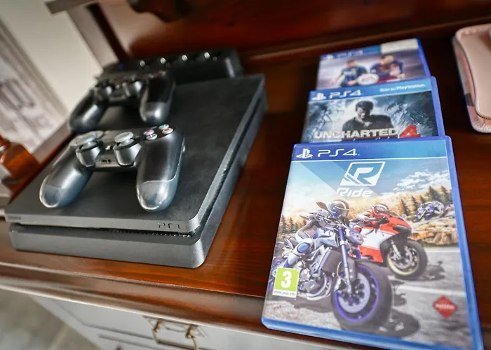 The Red House - & Business *