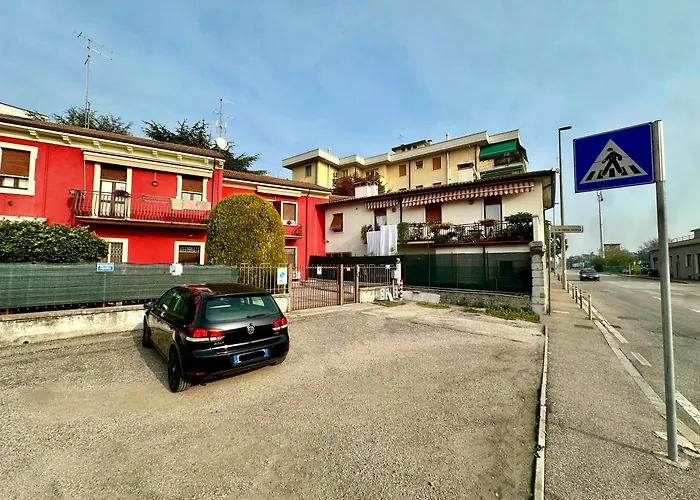 The Red House - & Business * Βερόνα