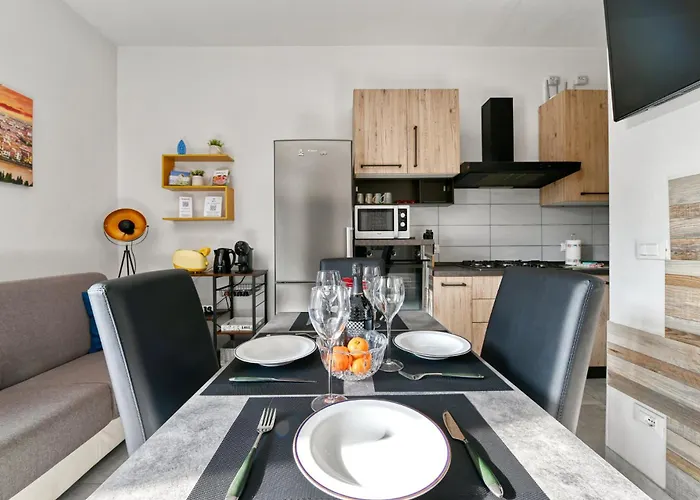 The Red House - & Business