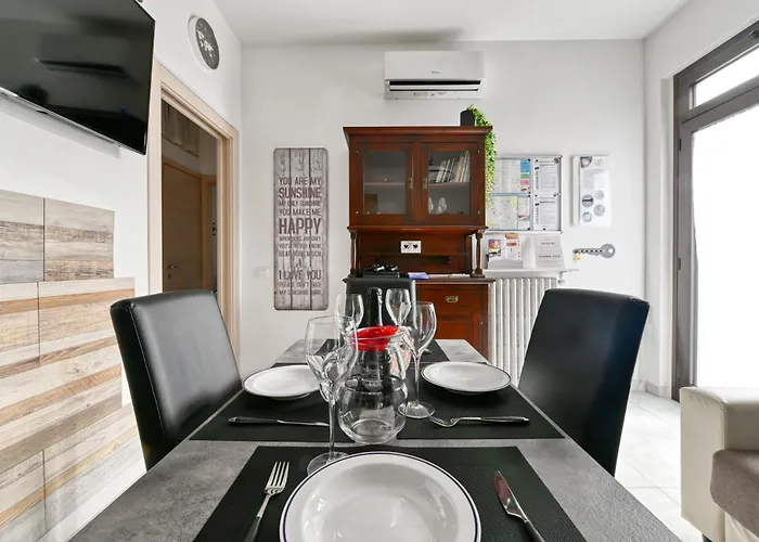 The Red House - & Business *