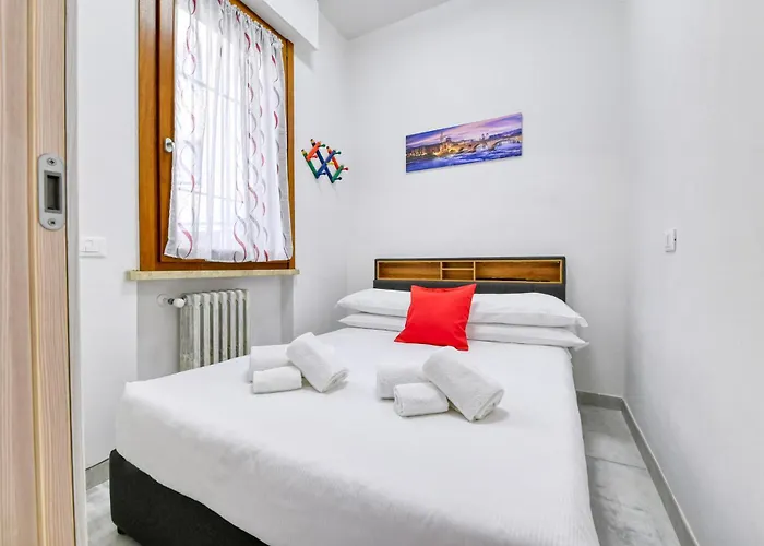 The Red House - & Business *