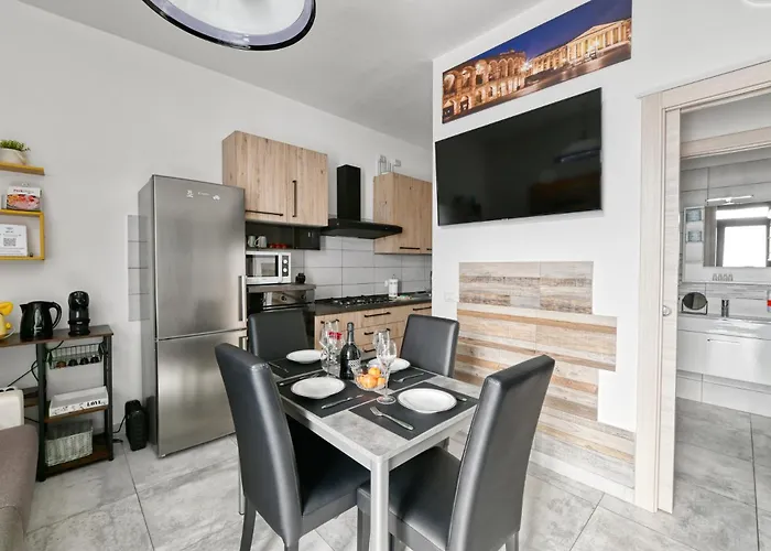 The Red House - & Business * Βερόνα